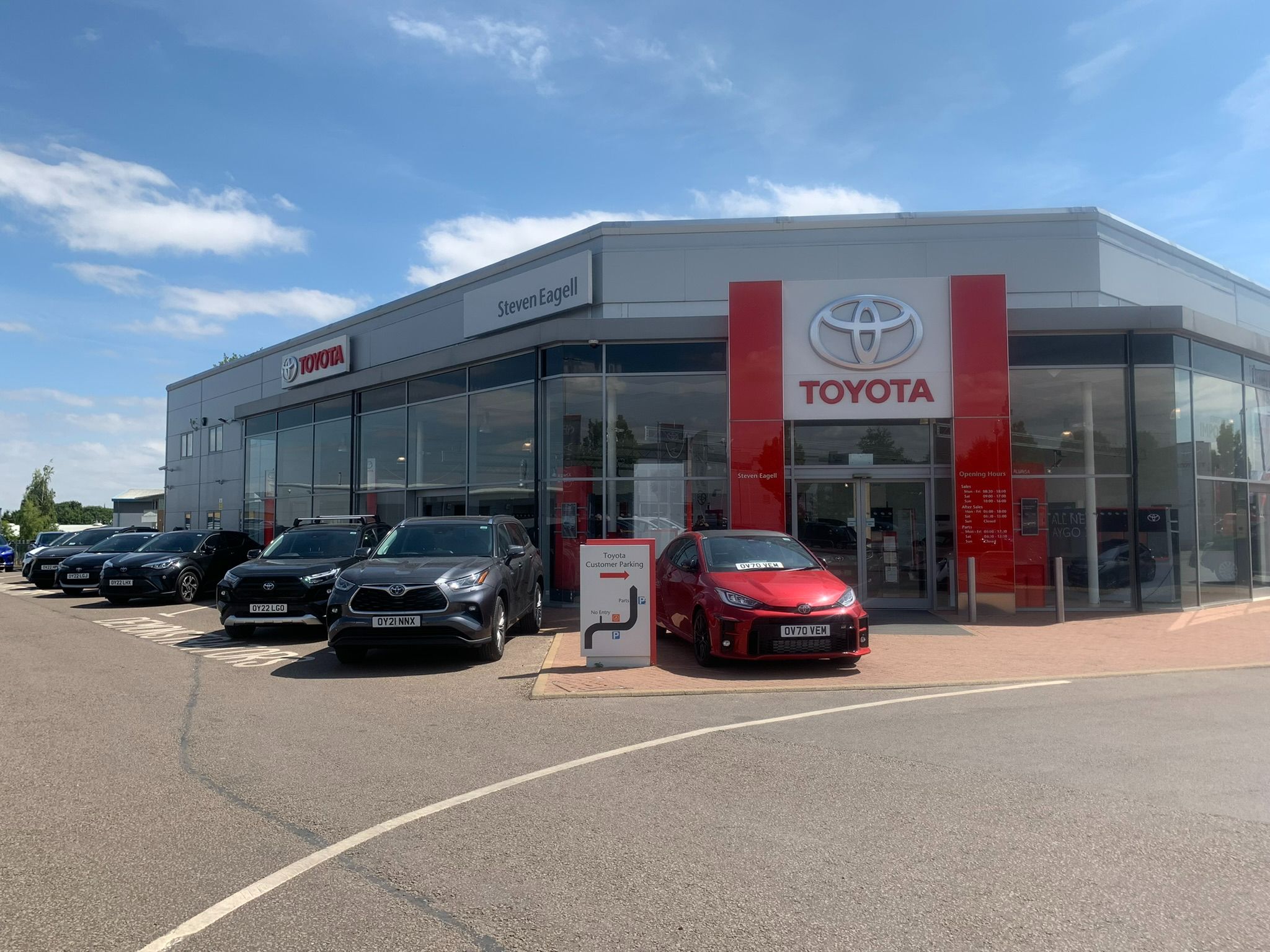 Steven Eagell Toyota Oxford | Car dealership in Kidlington | AutoTrader